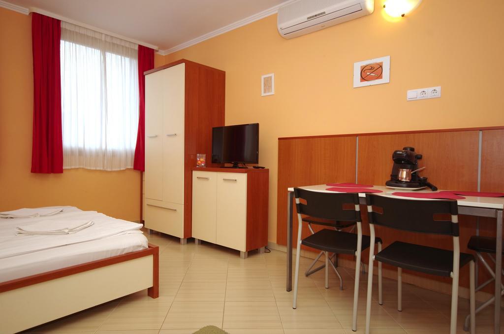 Vararok Apartman Gyula Ngoại thất bức ảnh