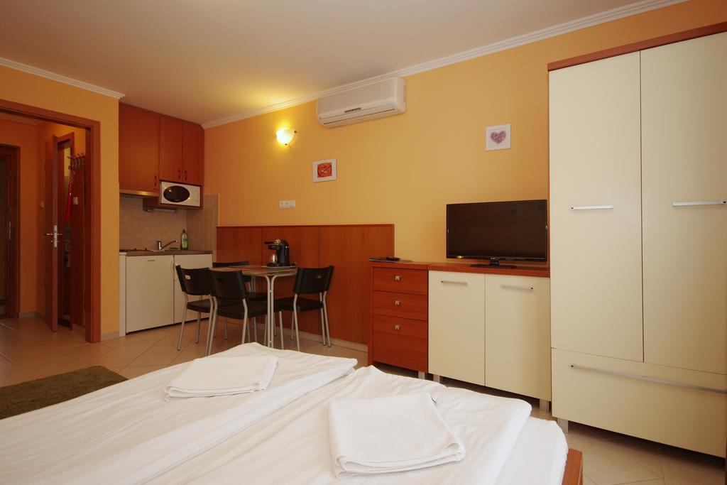 Vararok Apartman Gyula Ngoại thất bức ảnh