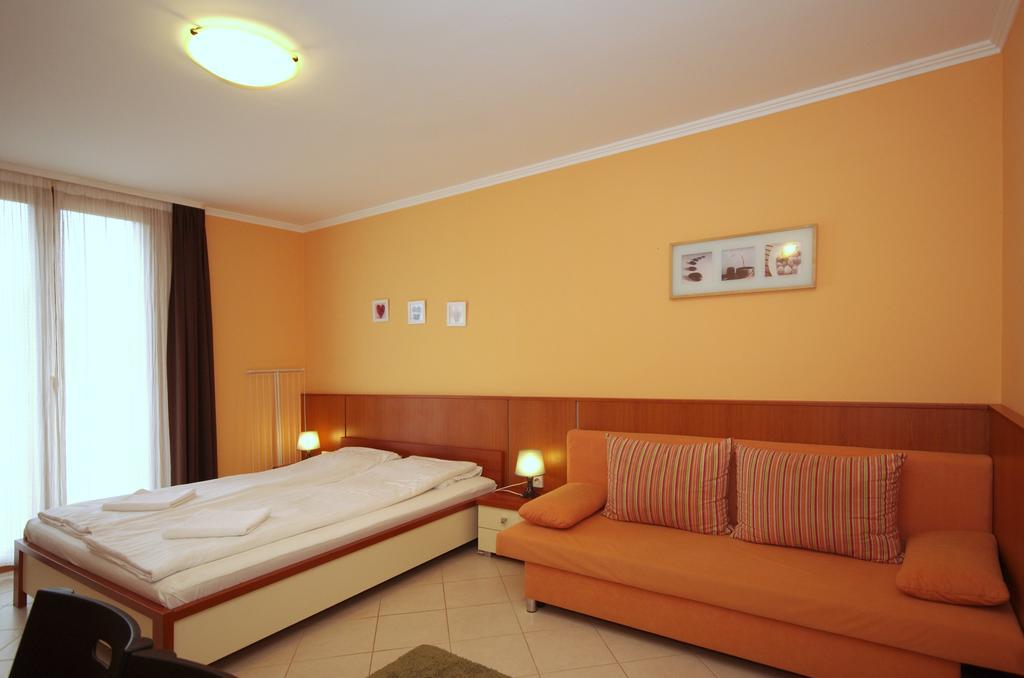 Vararok Apartman Gyula Ngoại thất bức ảnh