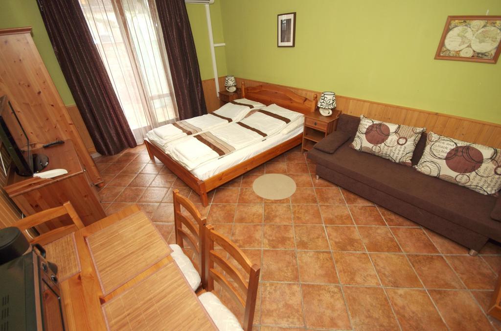 Vararok Apartman Gyula Ngoại thất bức ảnh