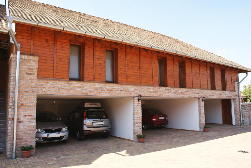 Vararok Apartman Gyula Ngoại thất bức ảnh