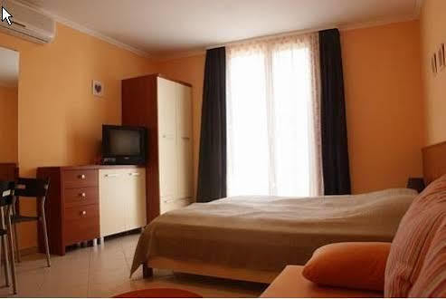 Vararok Apartman Gyula Ngoại thất bức ảnh